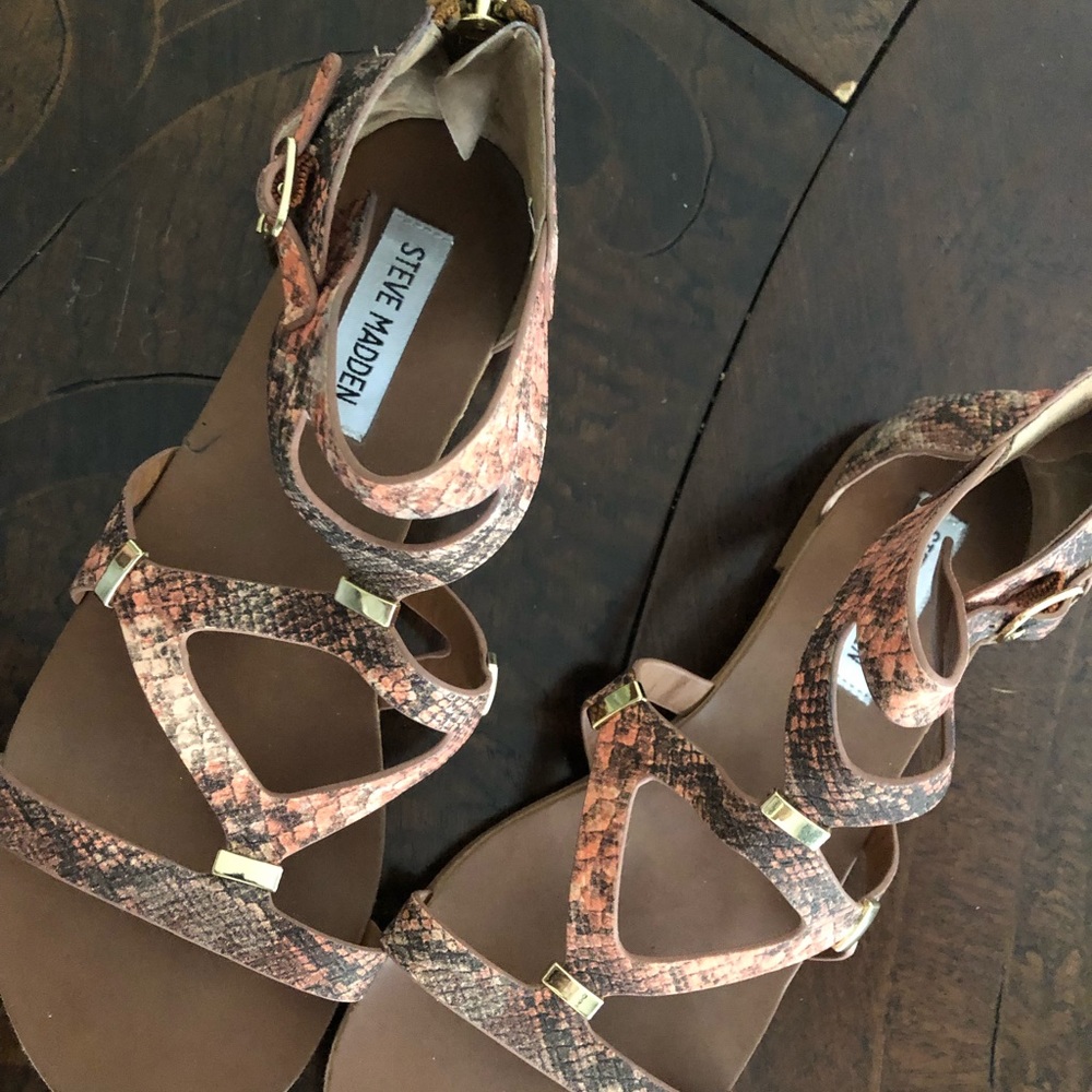 Sandals - Picture 5 of 6